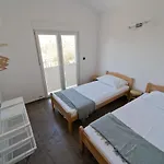 House With A Private Heated Swimming Pool