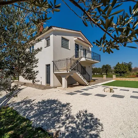 House With A Private Heated Swimming Pool Feriehus *