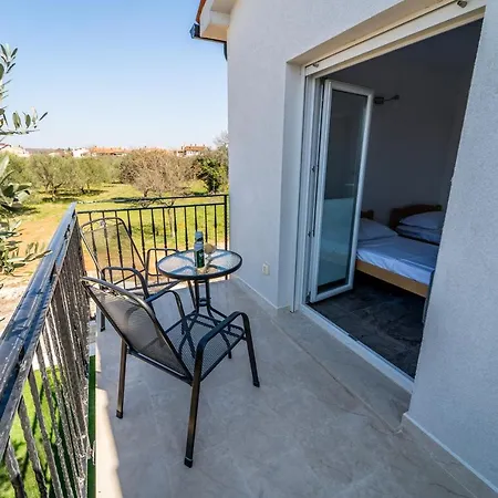 House With A Private Heated Swimming Pool * Galižana