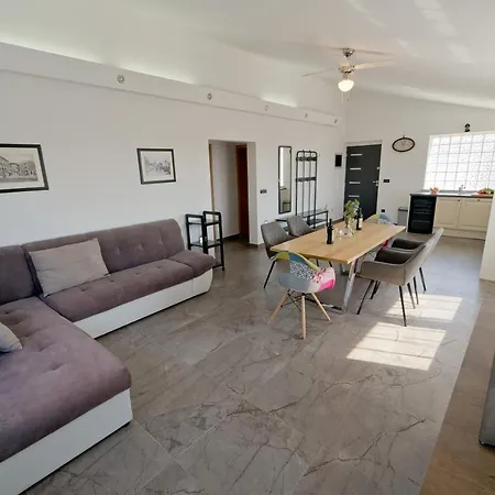 House With A Private Heated Swimming Pool * Galižana