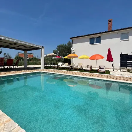 Ferienhaus House With A Private Heated Swimming Pool Galižana