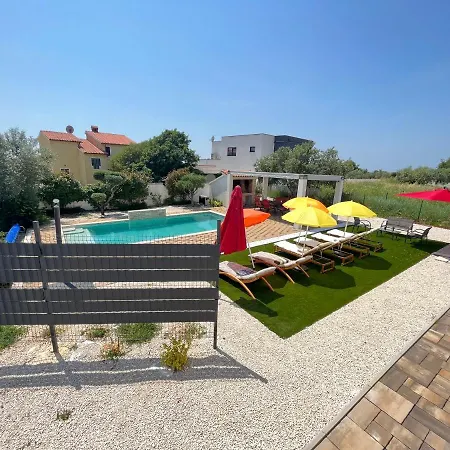 House With A Private Heated Swimming Pool * Galižana